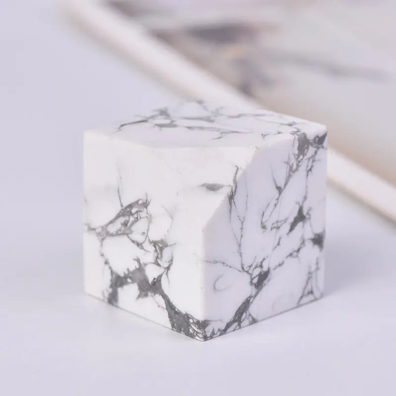 WHITE TURQUOISE CUBE_2