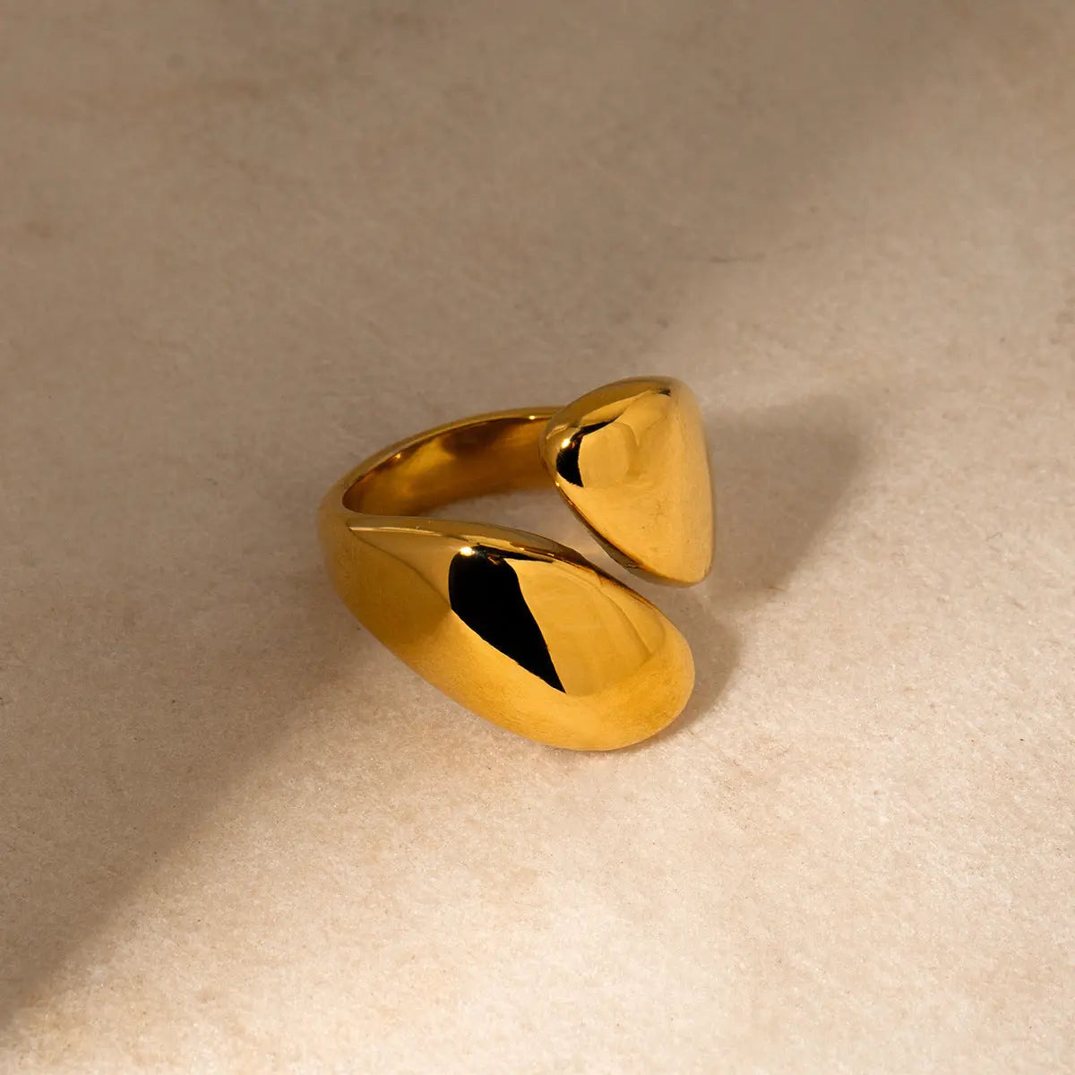 OPENING A SMILING TITANIUM STEEL RING_4