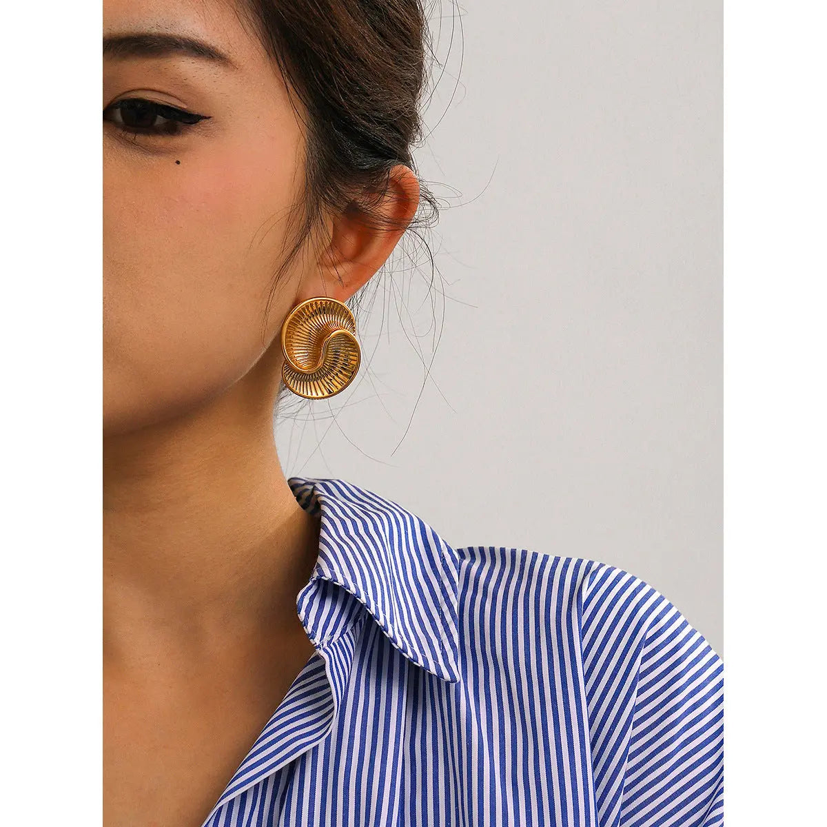 ROCHE SPIRAL TITANIUM STEEL EARRINGS_3